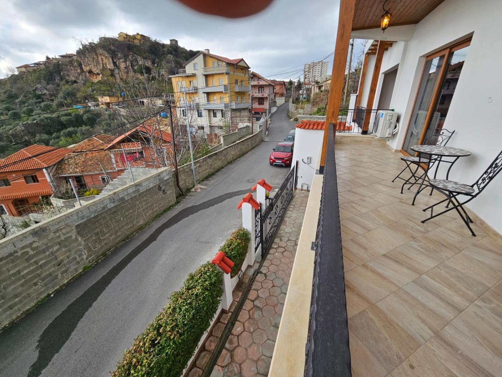 Vila Dani Near Castle And Old Bazar Krujë Buitenkant foto
